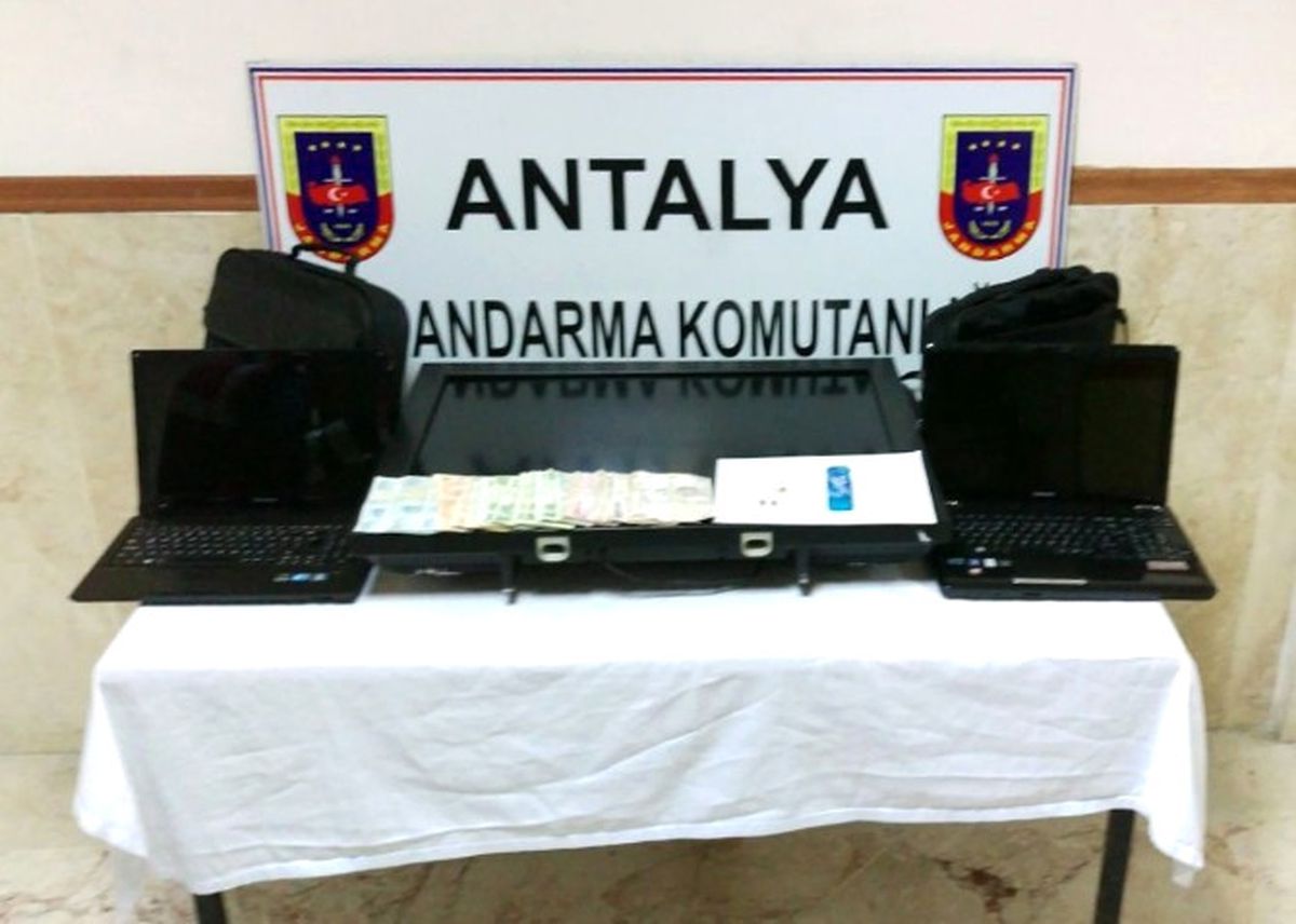 Antalya\'da 3 Hırsızlık Zanlısı Tutuklandı