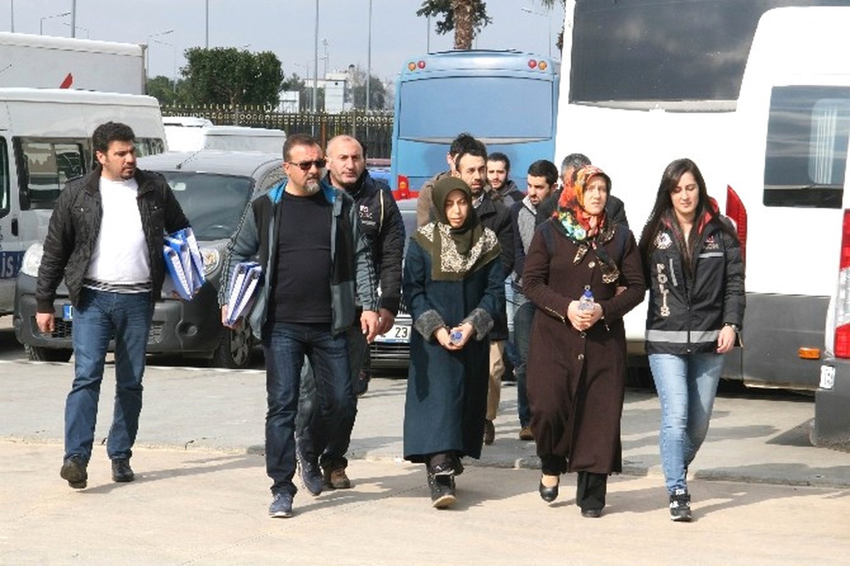 Antalya\'da Fetö Soruşturması: 8 Kişi Adliyeye Sevk Edildi