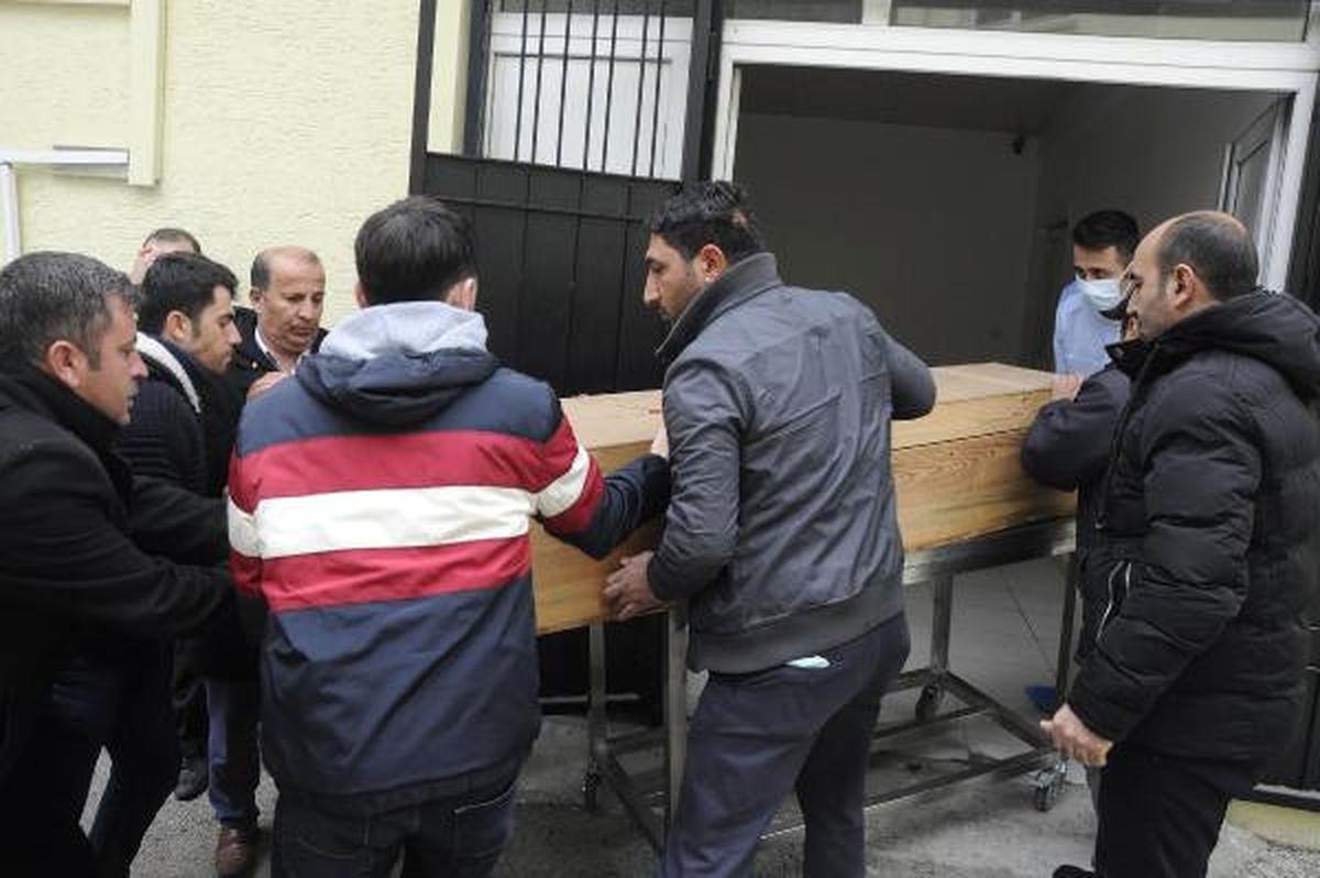 Araban\'da Devrilip Yanan Otomobilde 3 Kişi Öldü (2)