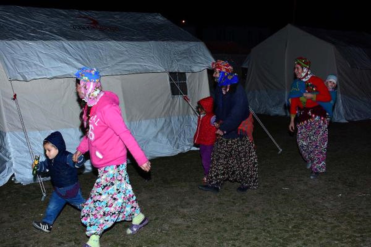 Art Arda Depremlerle Sarsılan Ayvacık Beşik Gibi (4)
