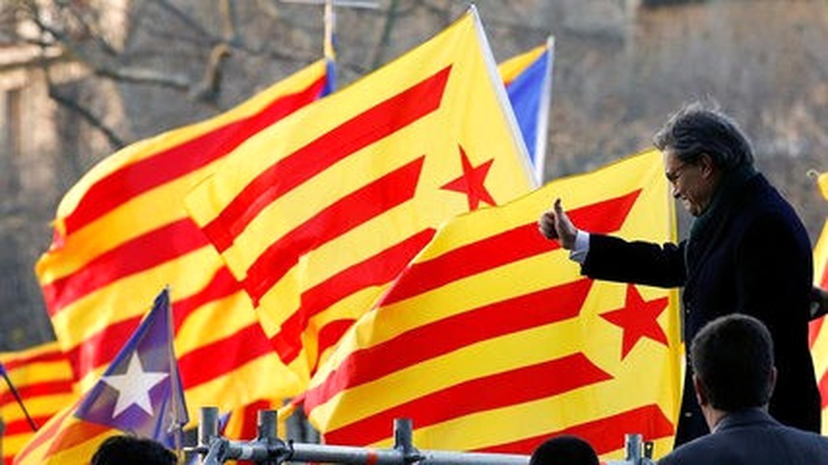Artur Mas "Anayasaya Aykırı Hareket" Suçlamasıyla Hakim Önünde