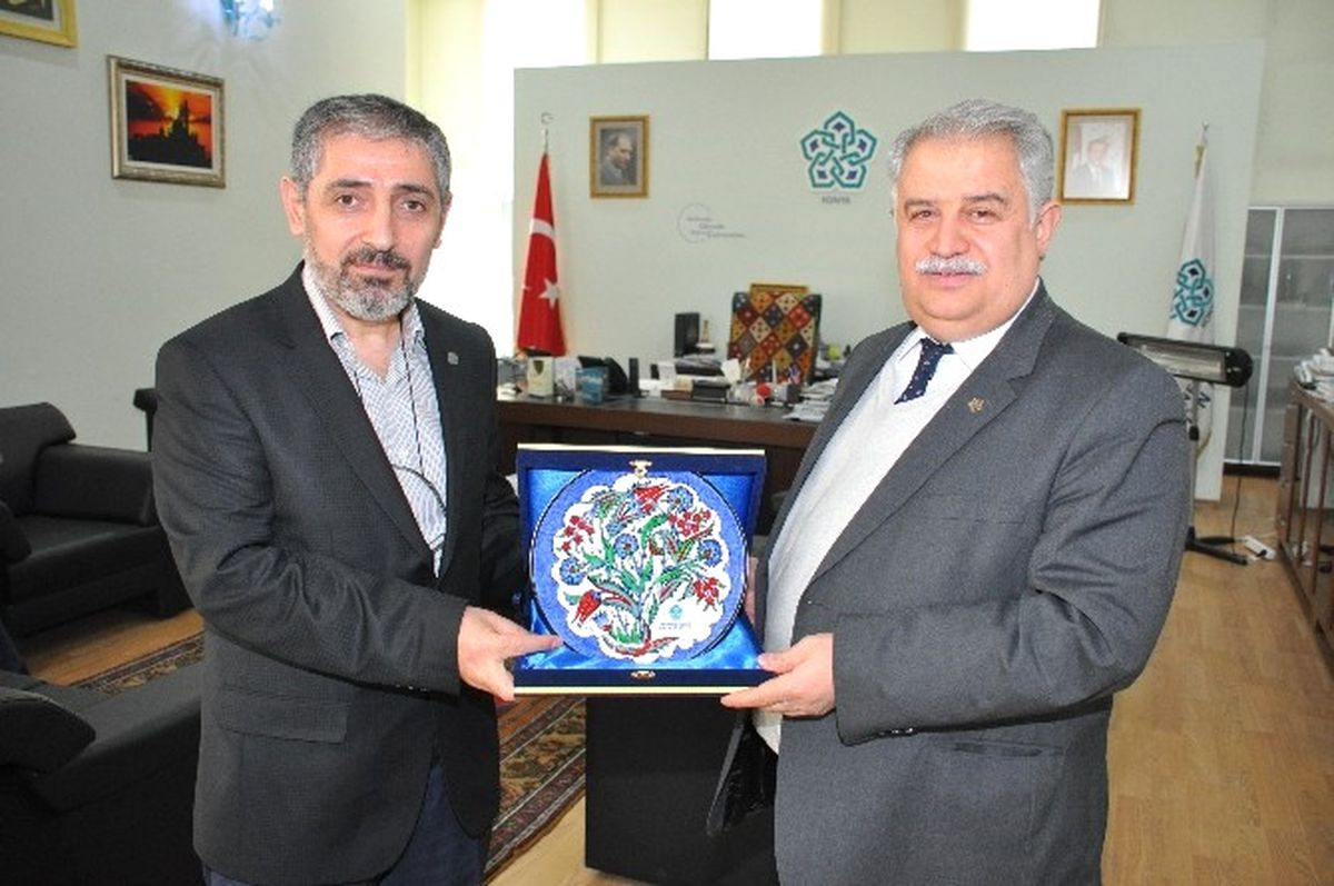 Arü Rektörü Biber\'den Neü Rektörü Şeker\'e Ziyaret