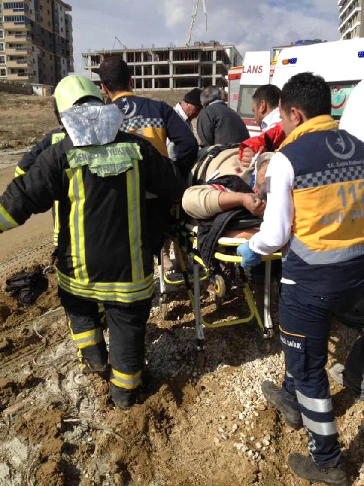 Beton Mikseri Devrildi: 1 Yaralı