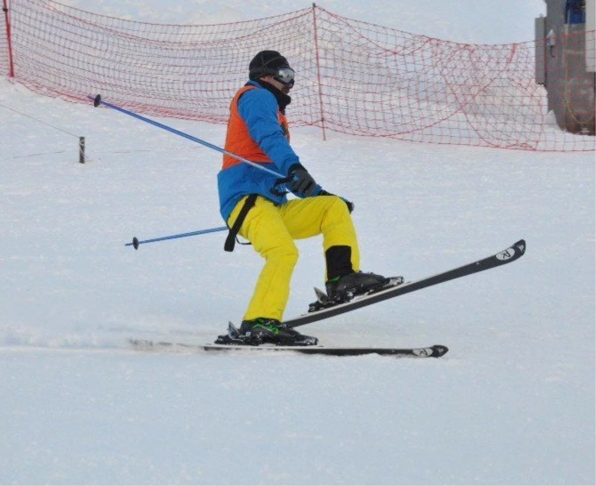 Bingöl\'de Veteranlar Kayak Yarışması