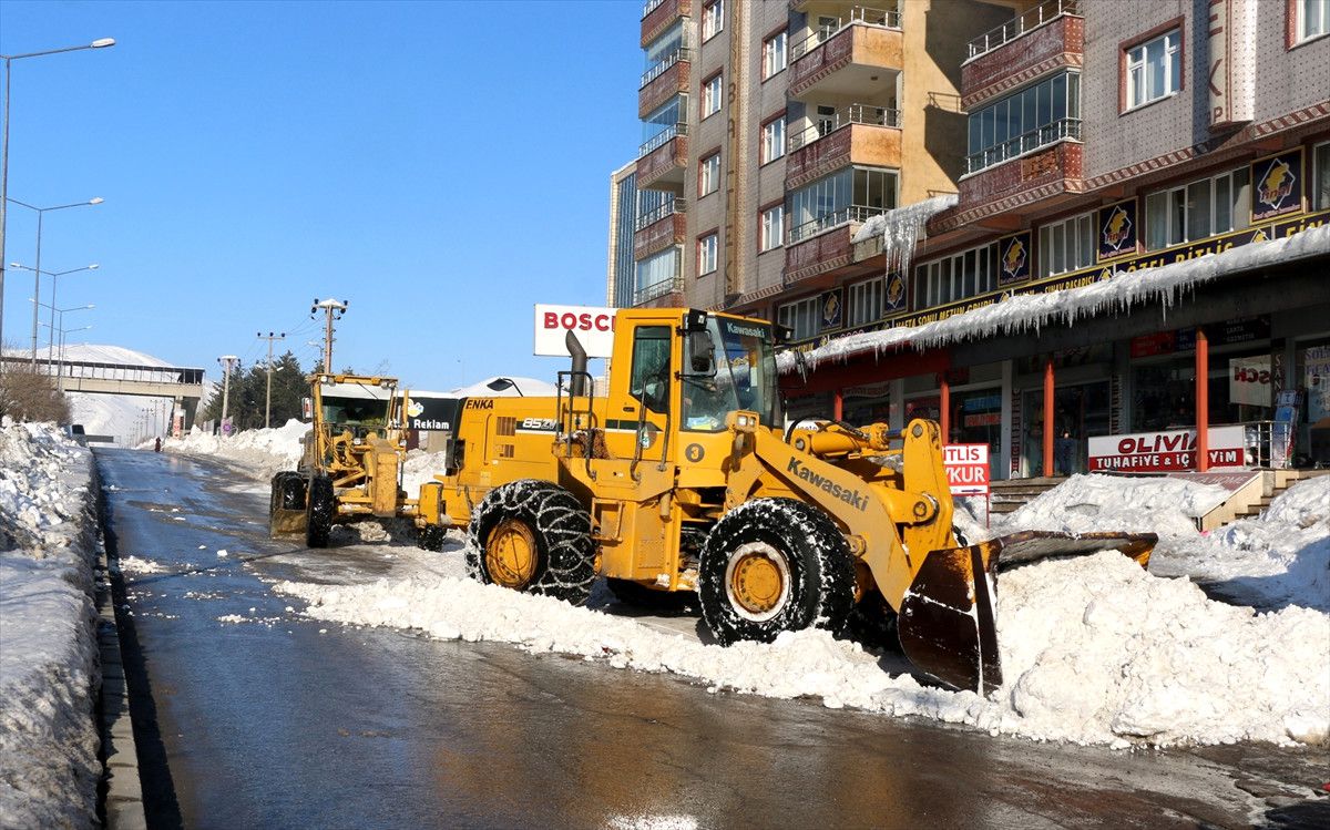 Bitlis\'te Kar Temizleme Çalışmaları