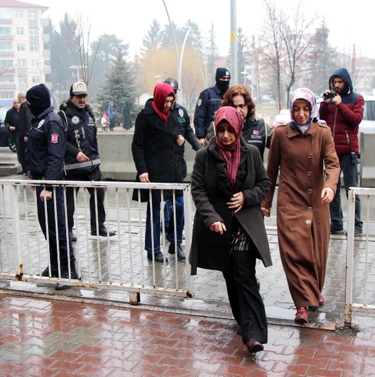 Bolu\'da 17 Fetö Şüphelisi Adliyede