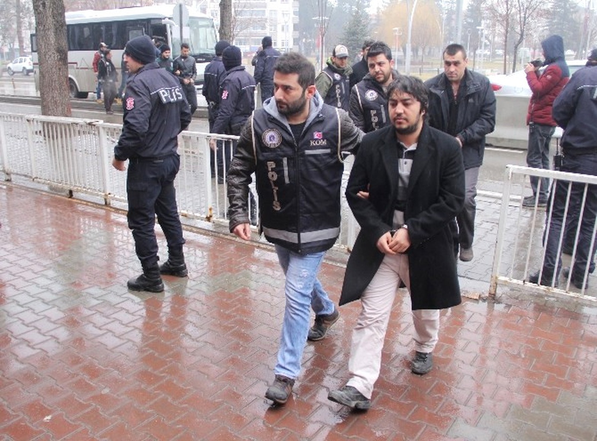 Bolu\'da Fetö Şüphelisi 17 Kişi Adliyeye Sevk Edildi