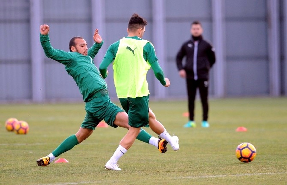 Bursaspor\'da Fenerbahçe Mesaisi Sürüyor