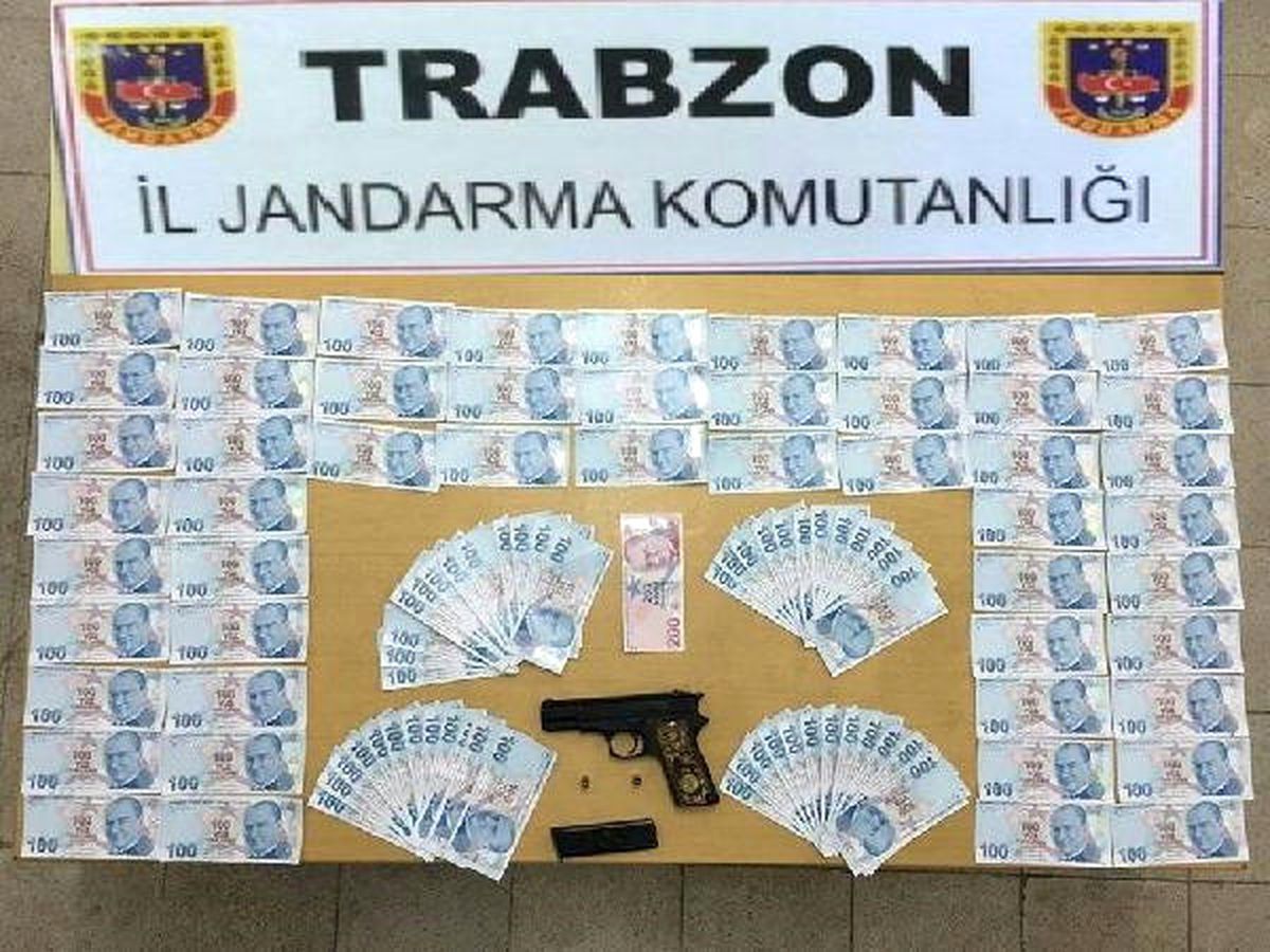 Çantasında Sahte Para ve Tabanca Bulunan A.a. Tutuklandı