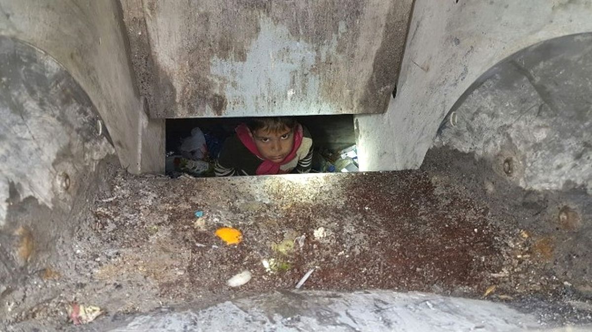 Çöp Konteynerine Düşen Suriyeli Çocuğu İtfaiye Kurtardı