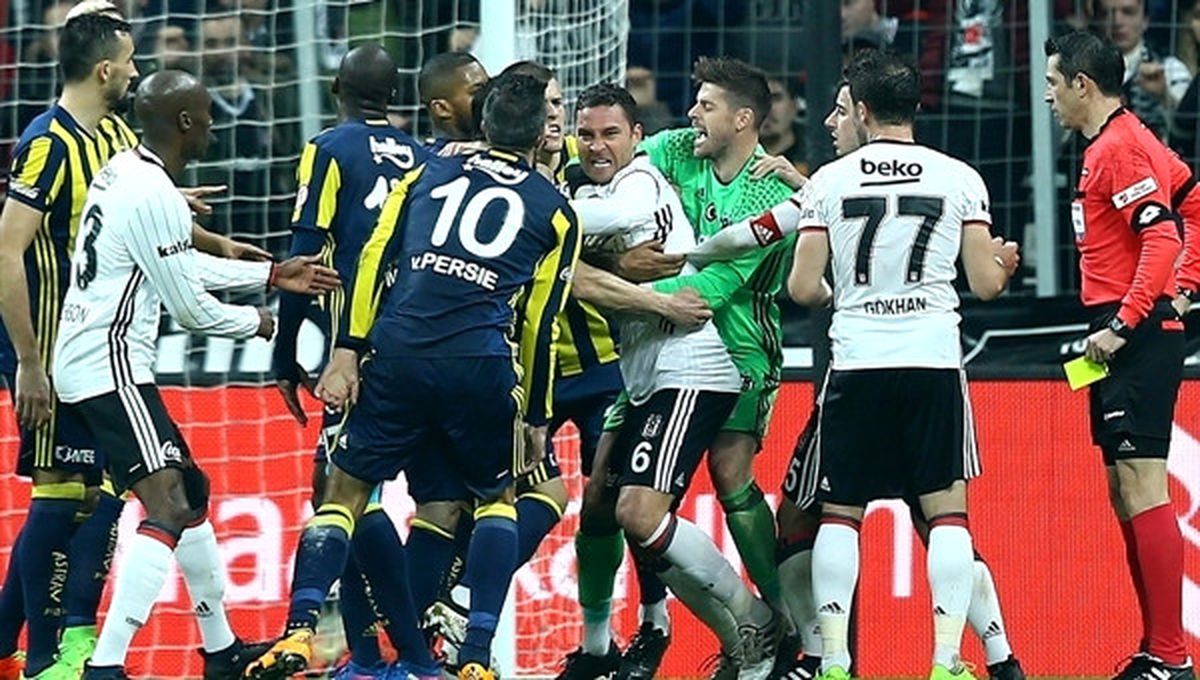 Dusko Tosic\'ten Robin Van Persie Paylaşımı