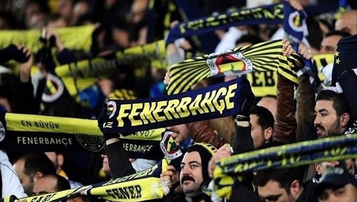 Fenerbahçe\'de Derbi Öncesi Tribünler Birleşti