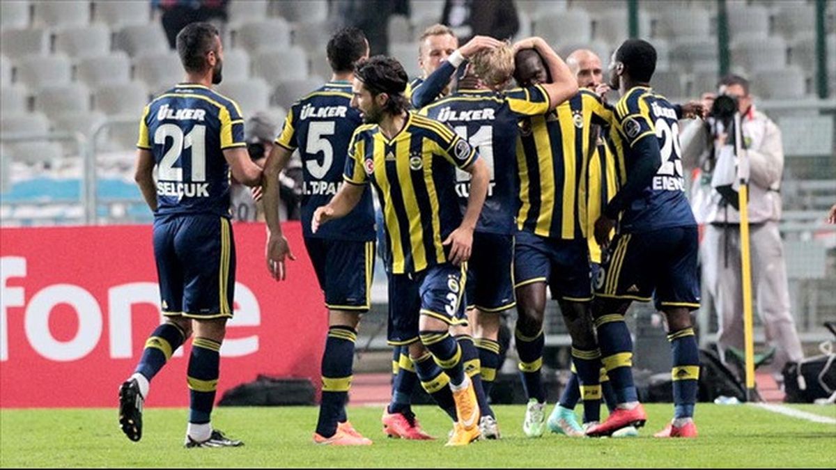 Fenerbahçe\'ye Tesislerde Coşkulu Karşılama