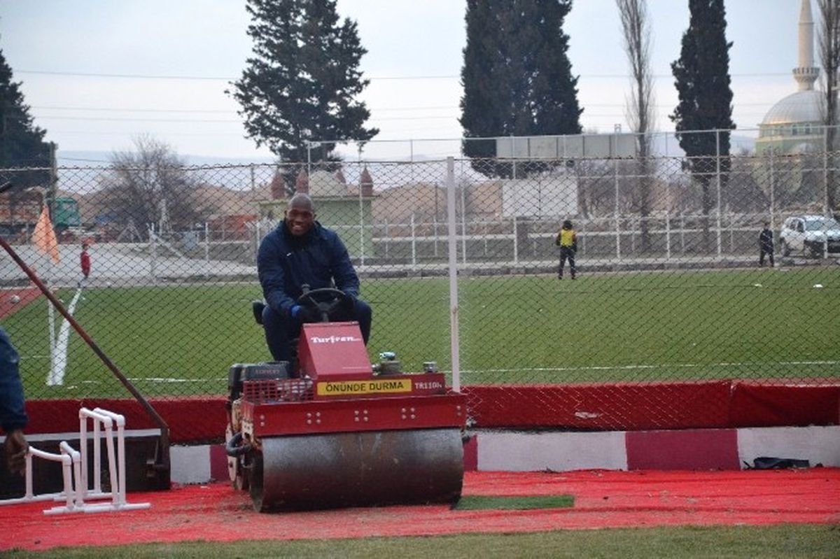 Golcü Bekamenga\'dan Göztepe Defansına Silindirli Uyarı