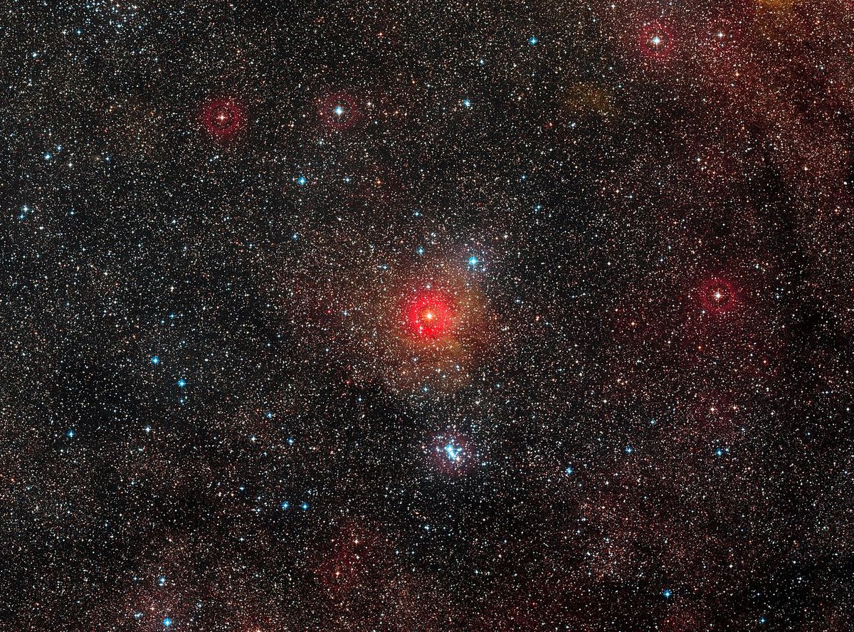 Hubble, "Ölen" Yıldızı Nebula Halinde Görüntüledi