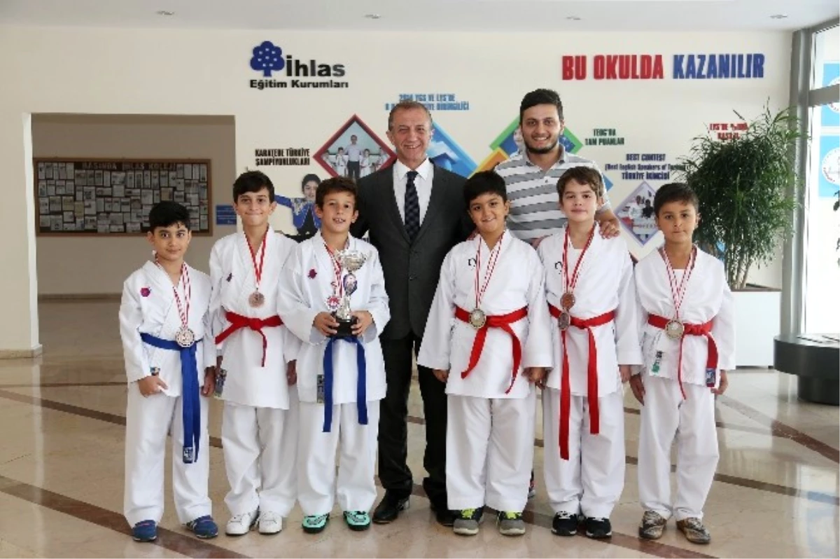 İhlas Eğitim Kurumları Antalya\'dan Üç Şampiyon Çıkardı