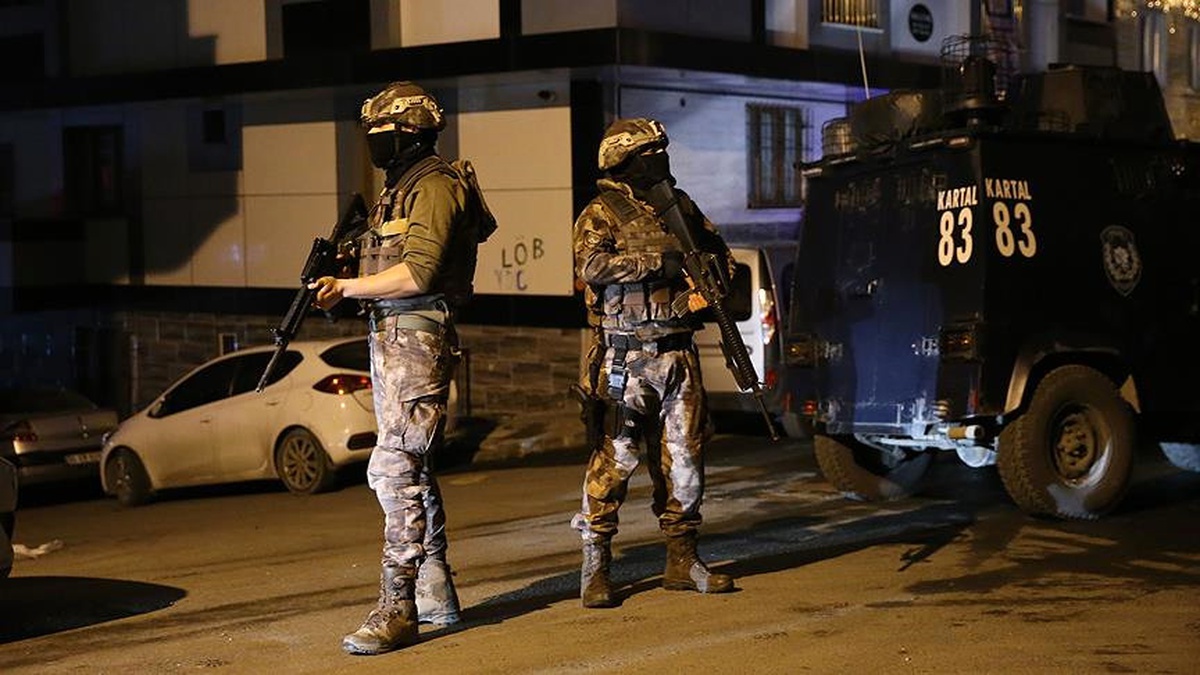 İstanbul ve Kocaeli\'nde Deaş Operasyonu : 18 Gözaltı