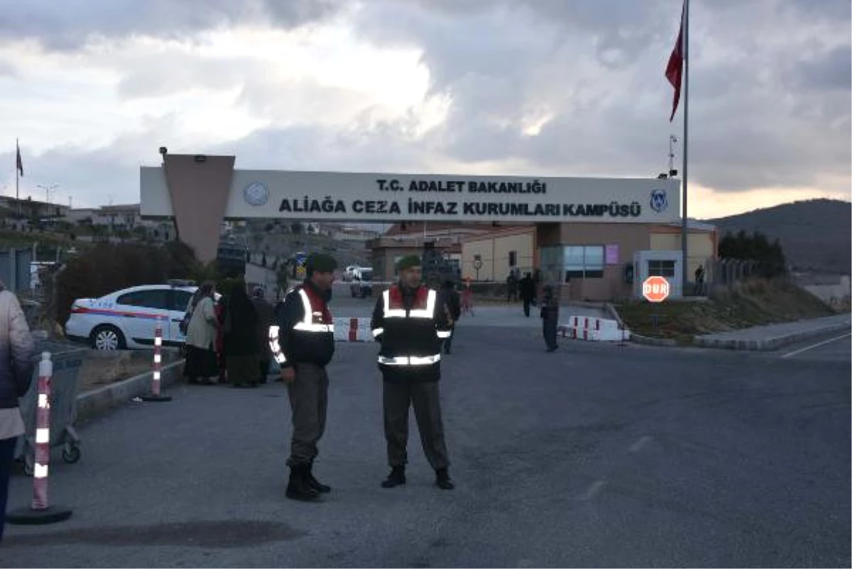 İzmir\'de 270 Sanıklı Fetö Davasının Görülmesine Devam Edildi