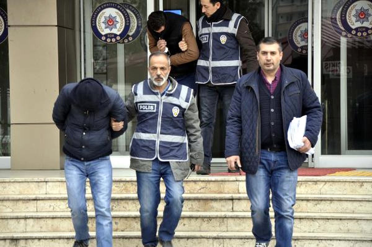Kadın Çantalarını Kapkaç Yapan 4 Kişi Yakalandı