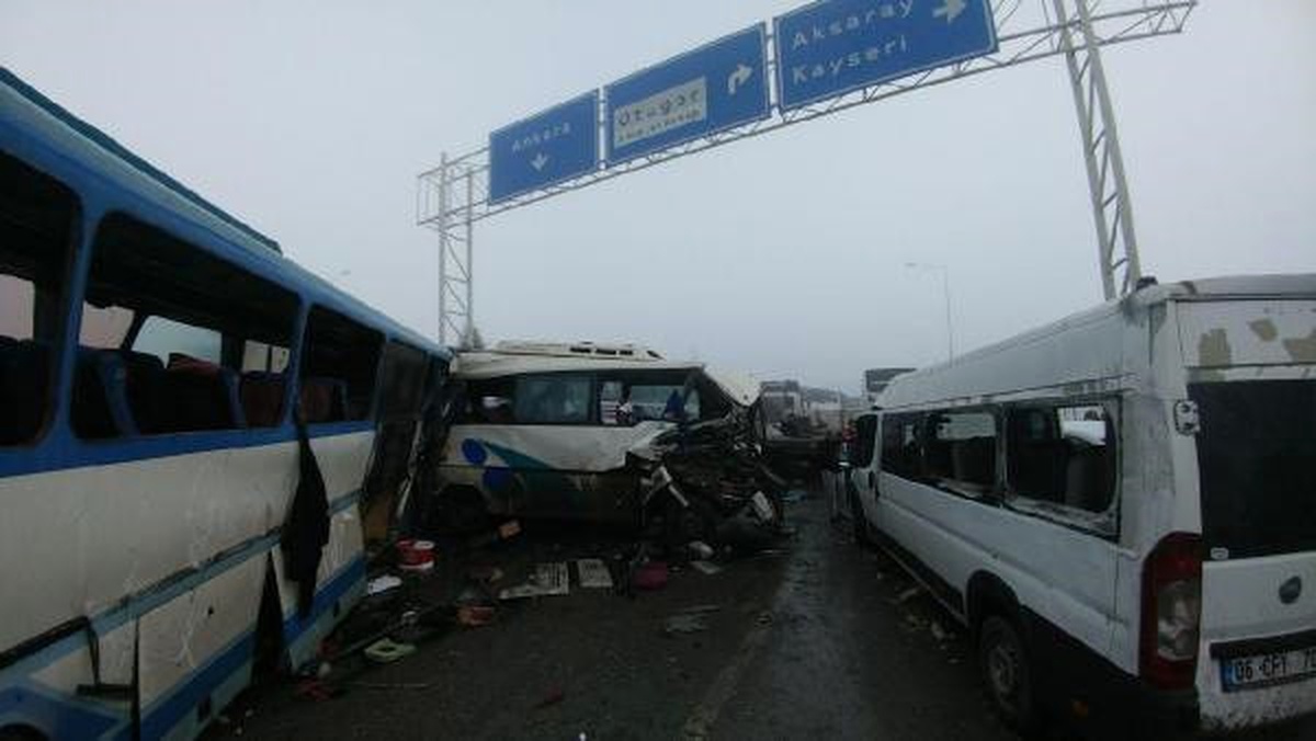 Konya\'da Yaklaşık 40 Aracın Karıştığı Zincirleme Kaza