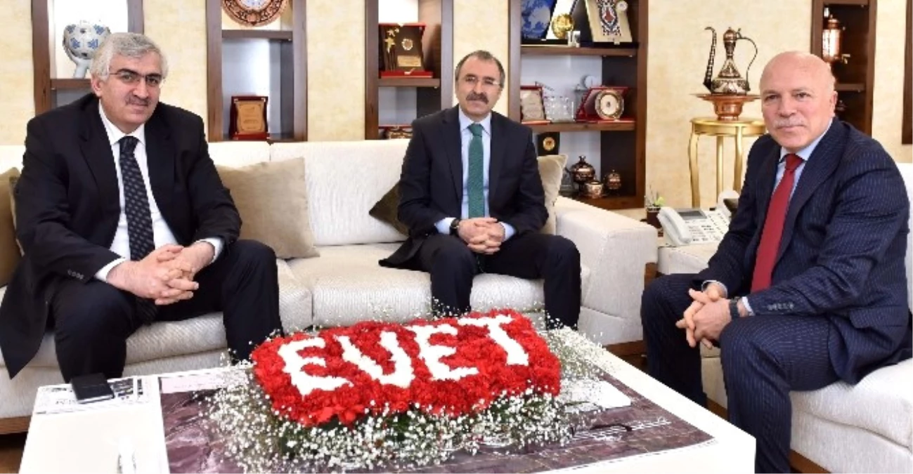 Maliye Bakan Yardımcısı Yavilioğlu, Başkan Sekmen\'i Ziyaret Etti