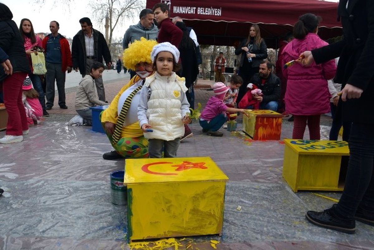 Manavgat Kedileri Ev\'leniyor"