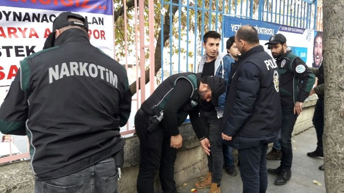 Narkotim Ekiplerinden Okul Önlerinde Uyuşturucu Denetimi