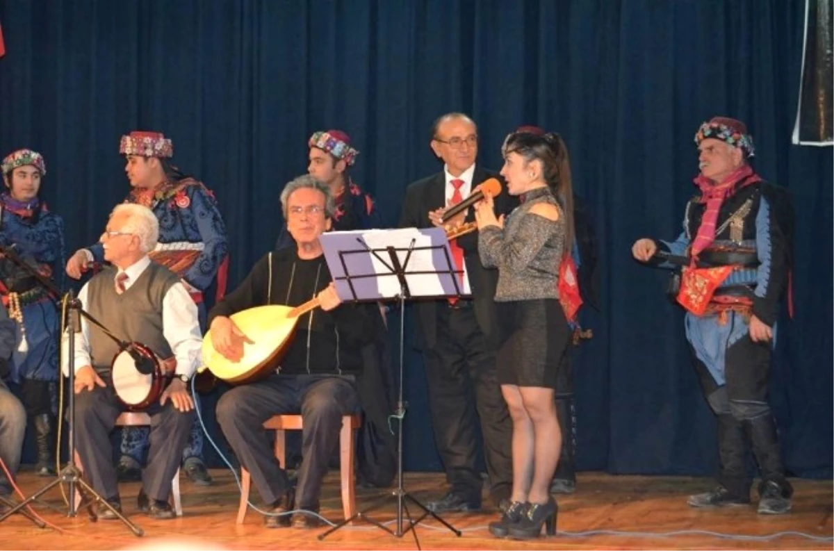 Nazilli\'de "Bir Kış Günü" Şiir ve Müzik Dinletisi Düzenlendi