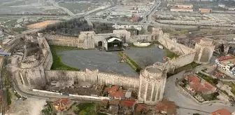 Bakımsız Kalan İstanbul'un Surları Can Çekişiyor