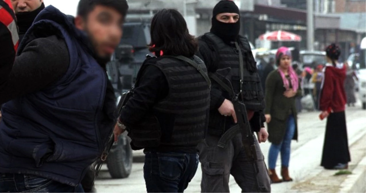 Polisi Görünce Kaçan PKK\'lı Yakalandı