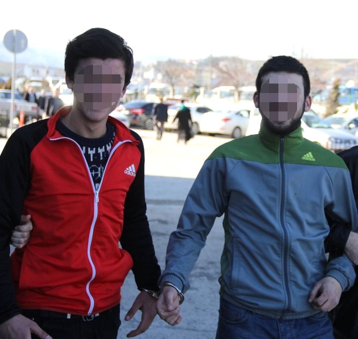 Samsun\'da Bıçaklı Saldırıya Uğrayan 2 Kişi Hastanelik Oldu