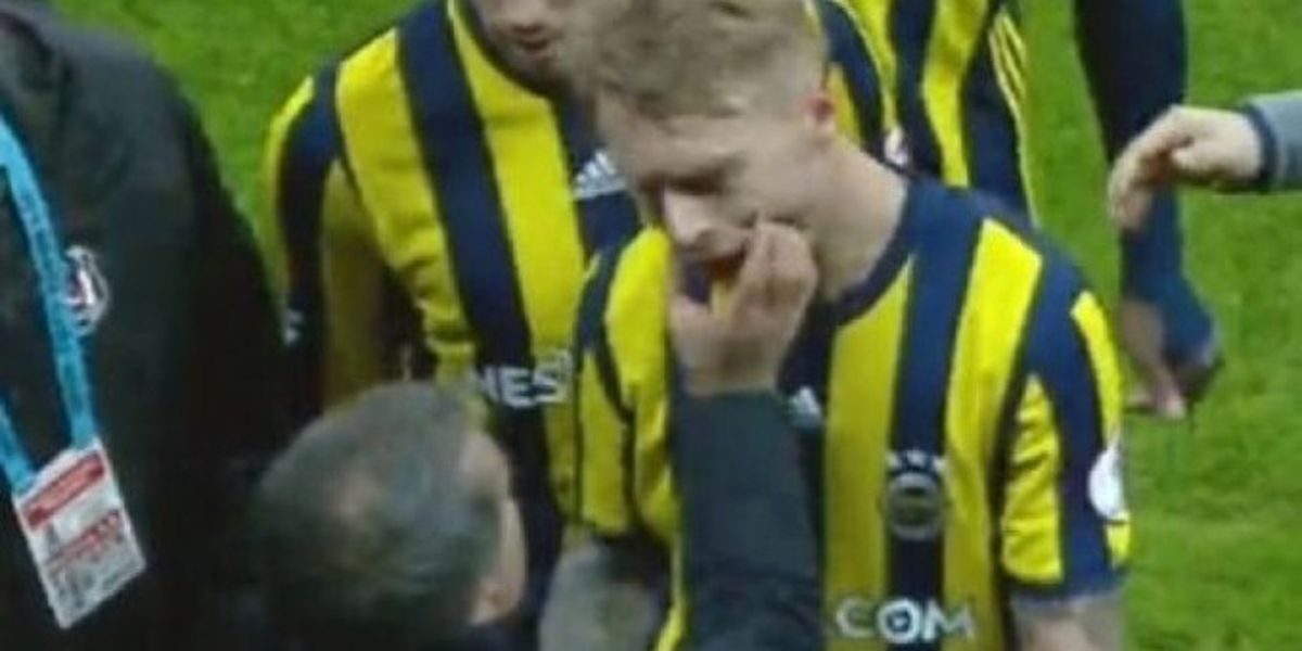 Şenol Güneş\'ten Simon Kjaer\'e Şok Hareket