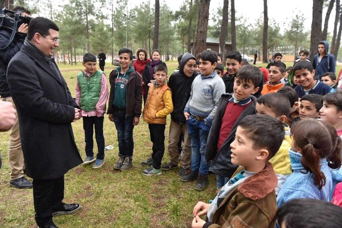 Suriyeli Çocuklar Kepez\'de Eğlendi
