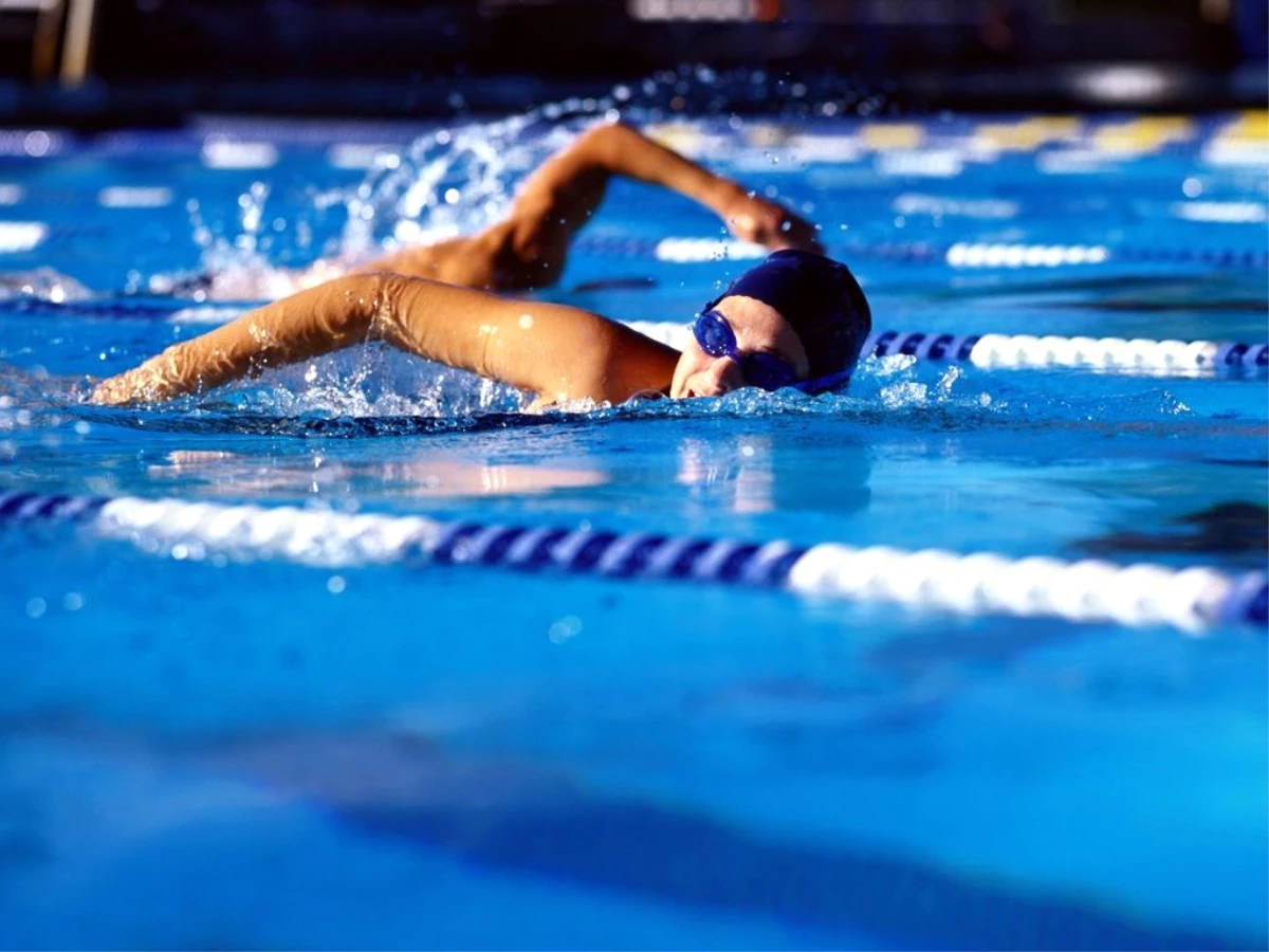 Tedavi Amaçlı Başladığı Yüzmede 44 Kez Şampiyon Oldu