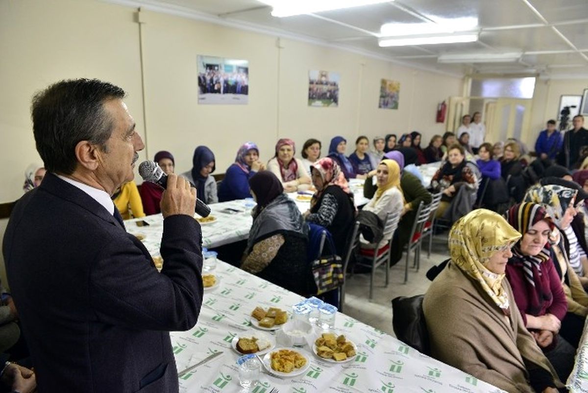Tepebaşı Belediye Başkanı Ataç Belde Evlerinde Kadınlarla Bir Araya Geldi