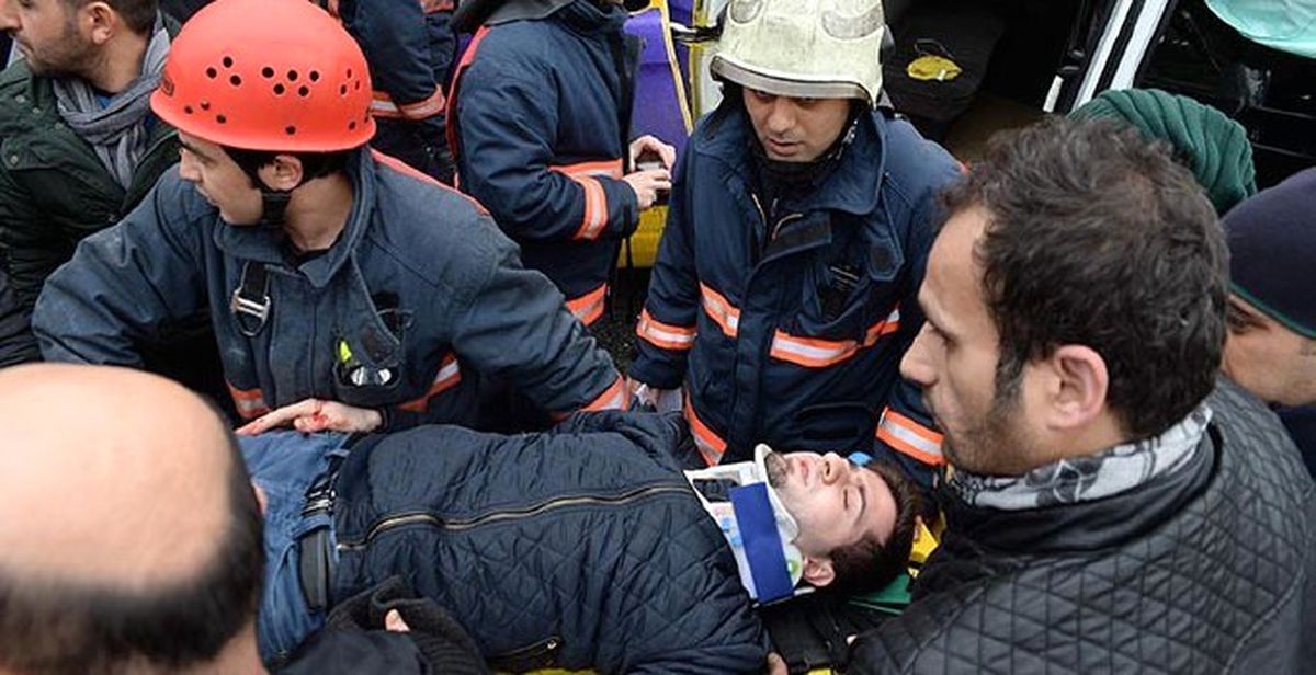 Unkapanı Köprüsü Üzerinde 2 Aracın Karıştığı Trafik Kazası Meydana Geldi.