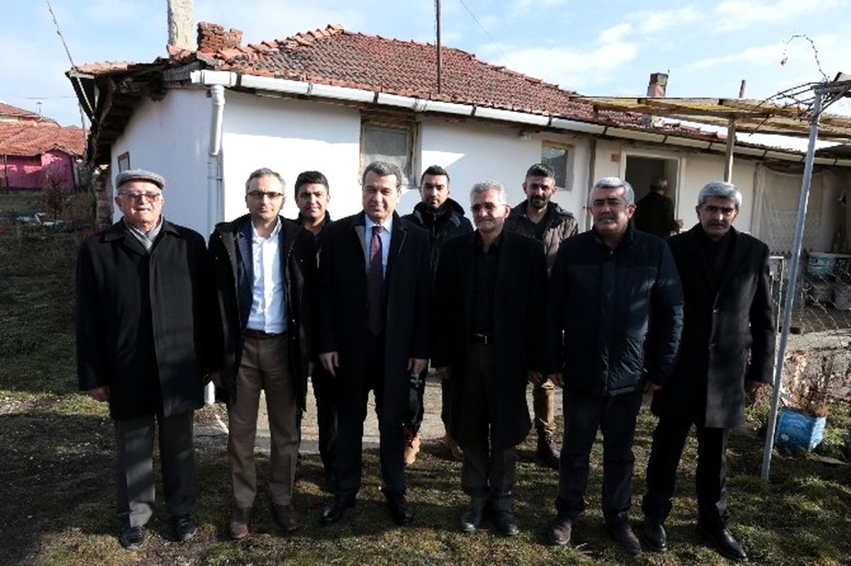 Vali Çelik, Sarısungur Mahallesi\'ni Ziyaret Etti