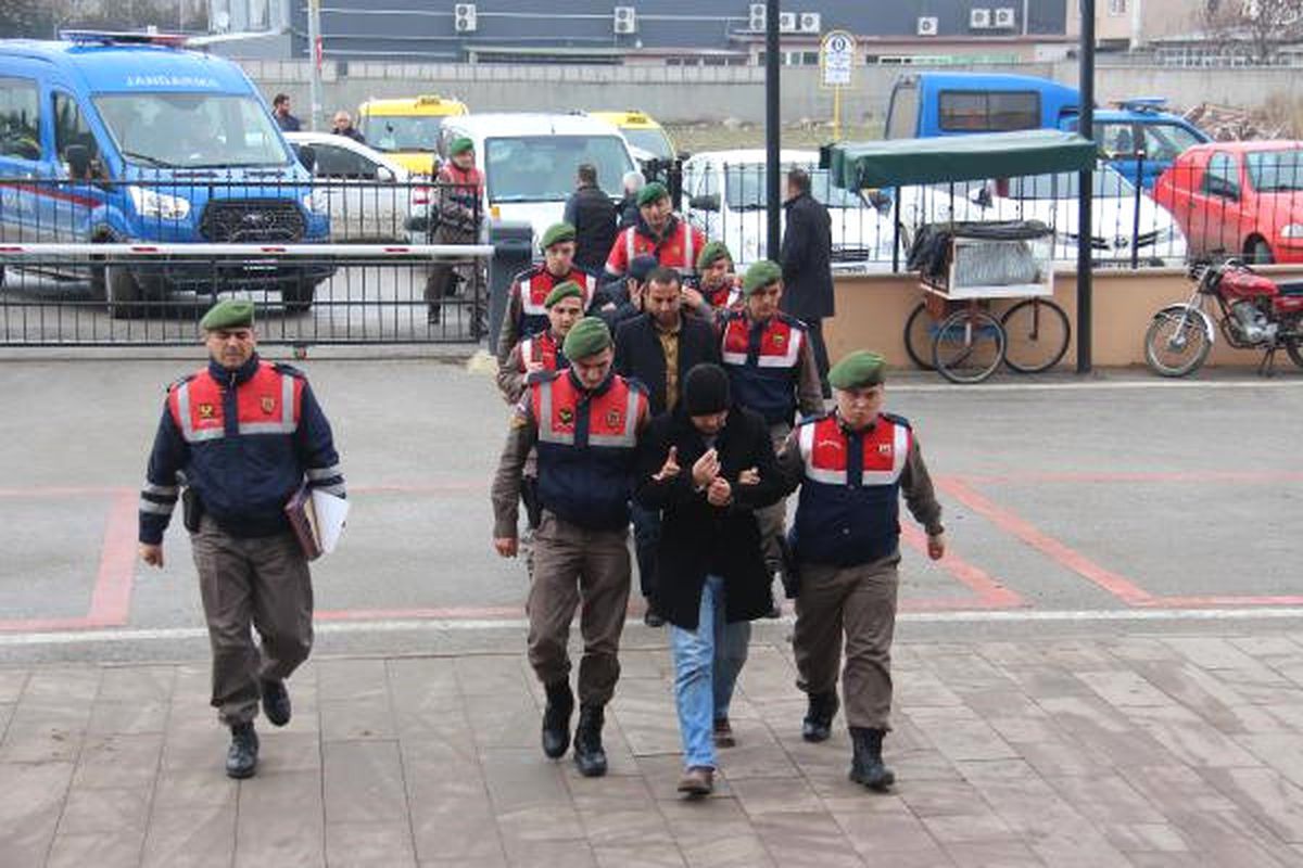 Yunanistan\'a Kaçarken Yakalanan Eski Öğretim Üyesi Tutuklandı (2)
