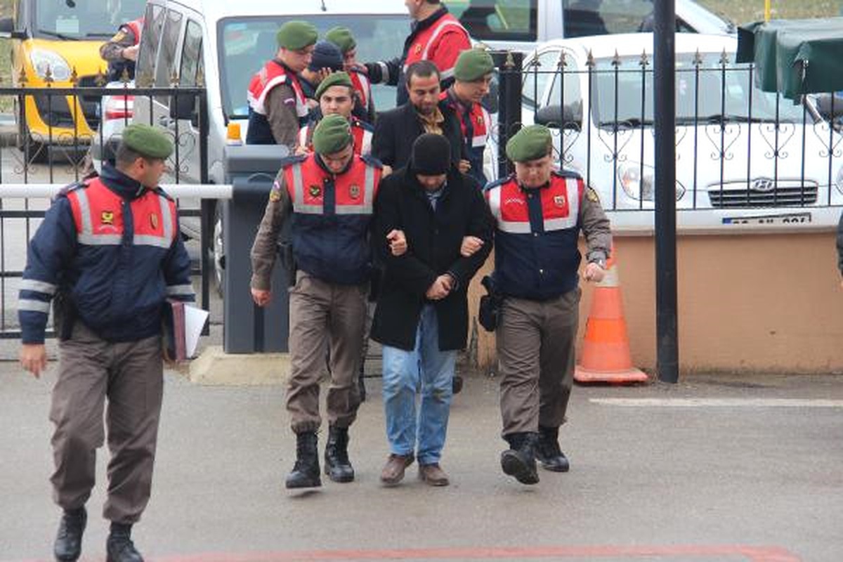 Yunanistan\'a Kaçarken Yakalanan Eski Öğretim Üyesi Tutuklandı (2)
