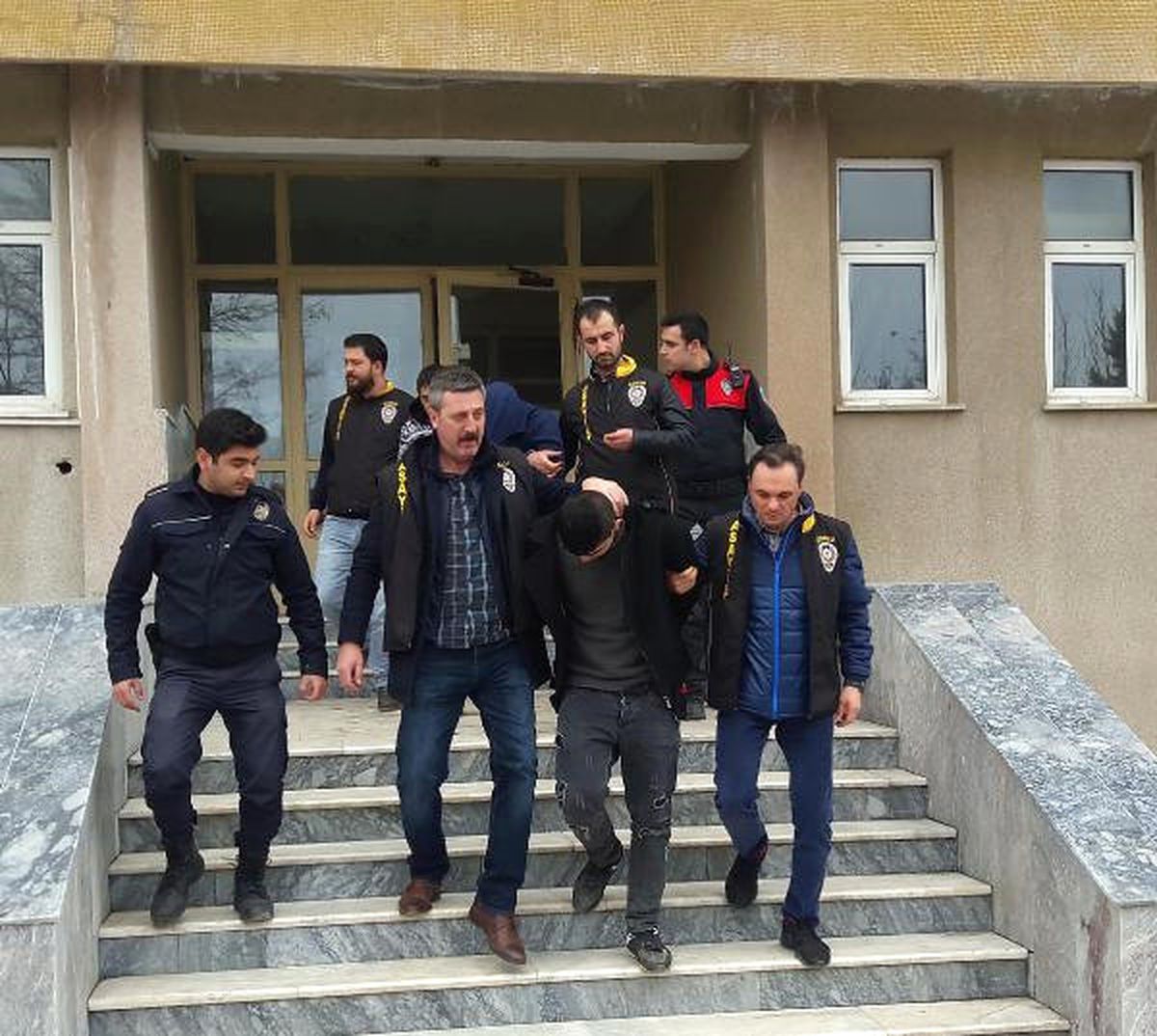 Akaryakıt İstasyonuna Soygun Girişimine 3 Tutuklama
