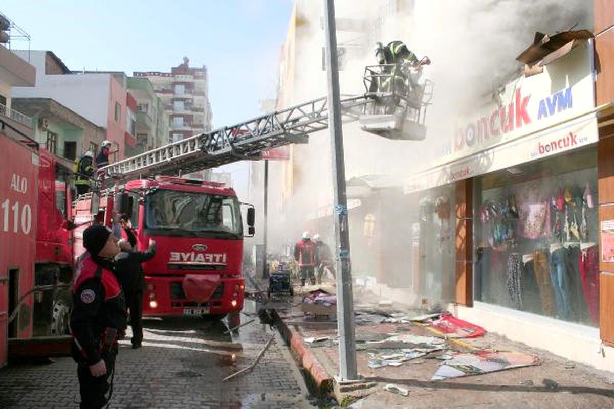 Alışveriş Merkezinde Korkutan Yangın