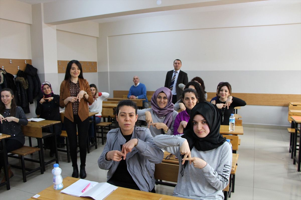 Bandırma\'da İşaret Dili Kursu Açıldı