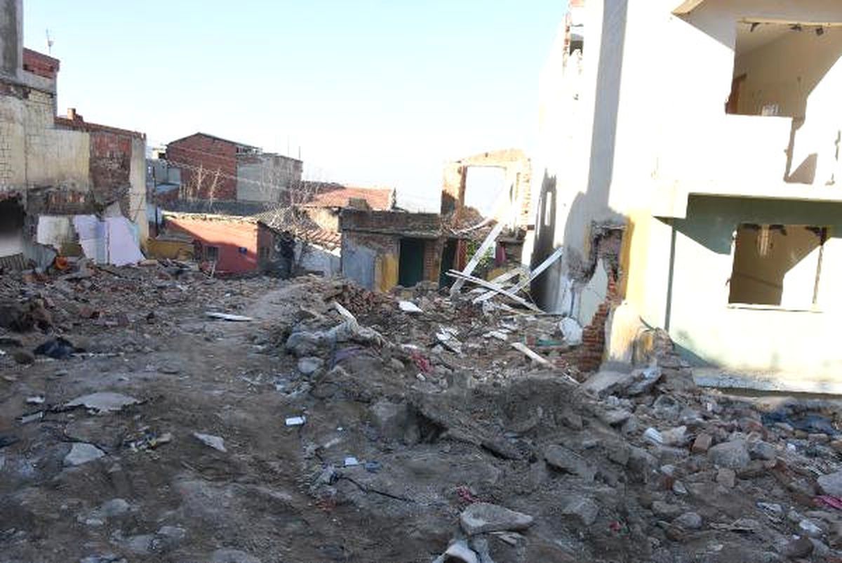 Bir Yanda Yıkım Öbür Yanda Yaşam