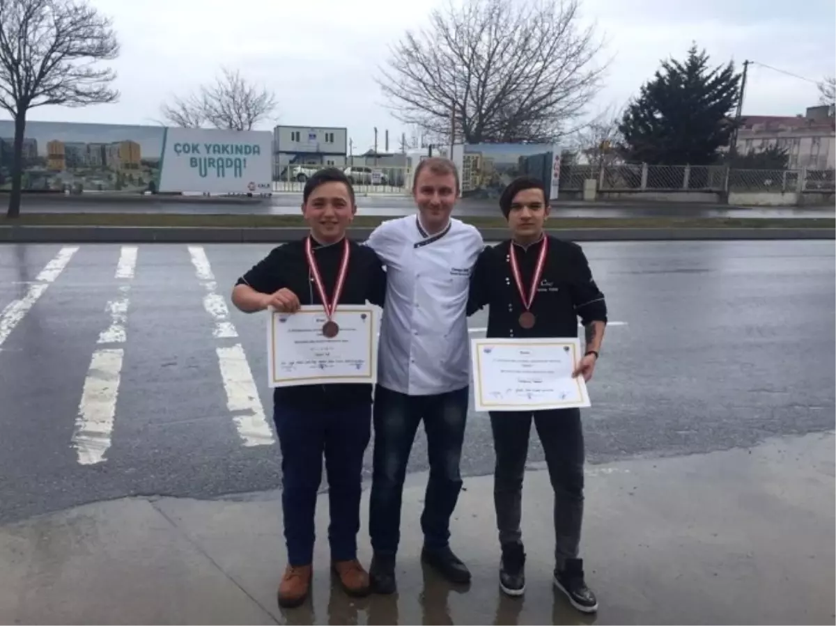 Bozüyük\'ün Genç Aşçı Adayları Başarıya Doymuyor