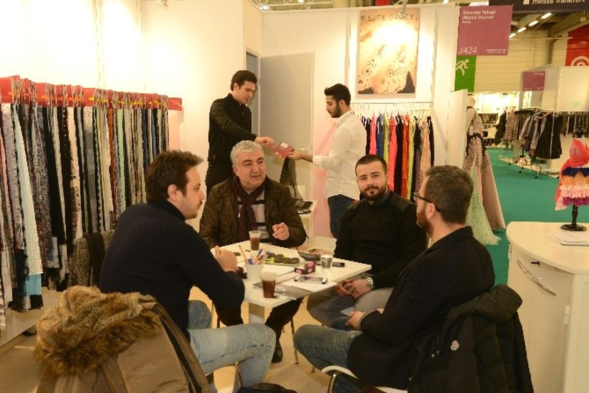 Bursalı Tekstilciler Paris\'te