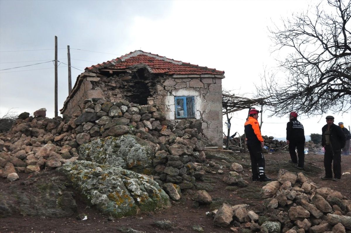 Çanakkale\'de Saat 08.15\'te 4.3\'lük Bir Deprem Daha Oldu