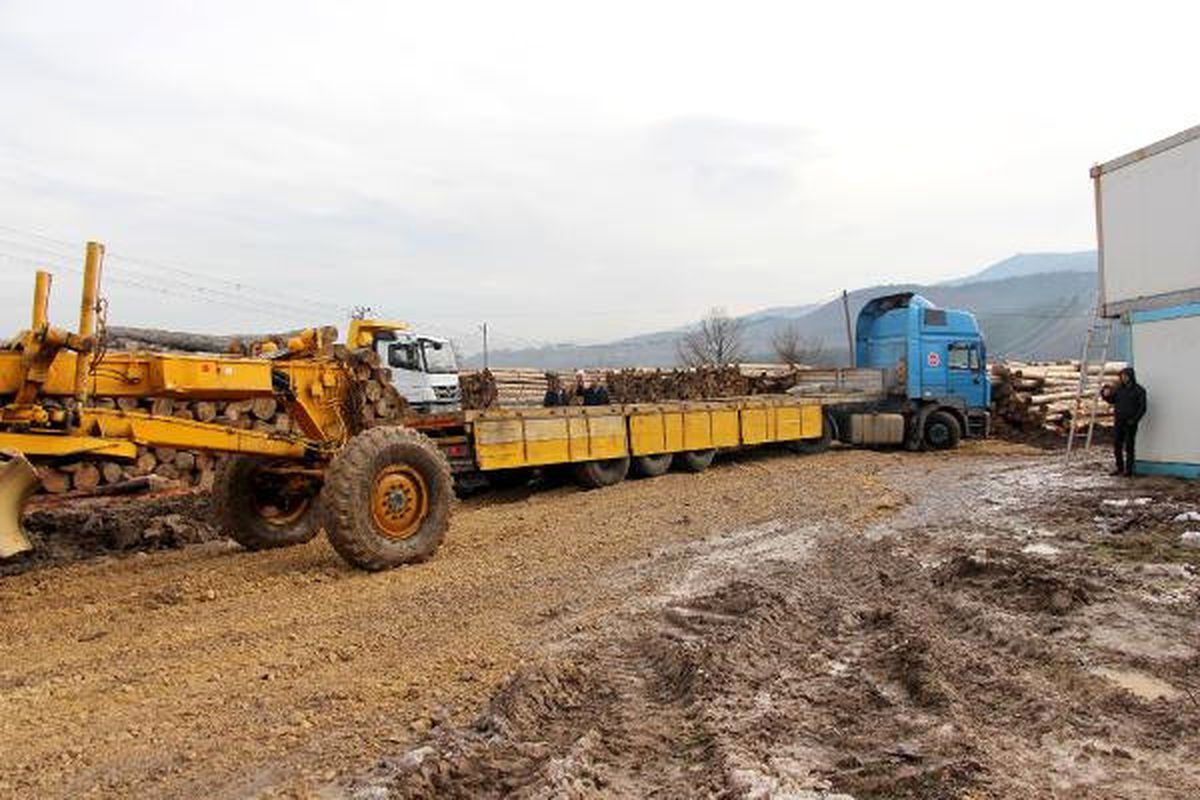 Çanakkale\'deki Depremzedelere 100 Konteyner Ev Gönderildi