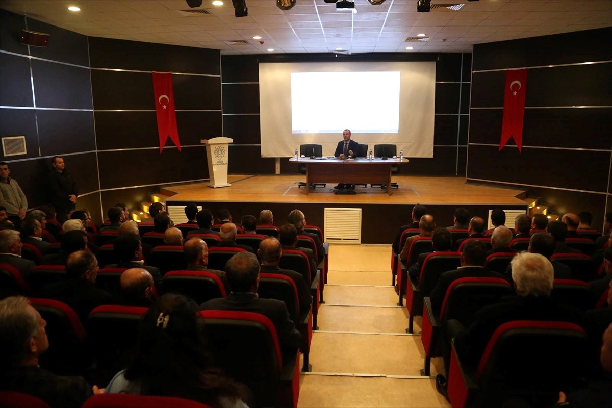 Cizre Kaymakamı Muhtarlarla Bir Araya Geldi