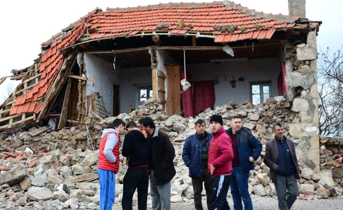 Dha Yurt: Çanakkale Güne Yine Depremlerle Başladı