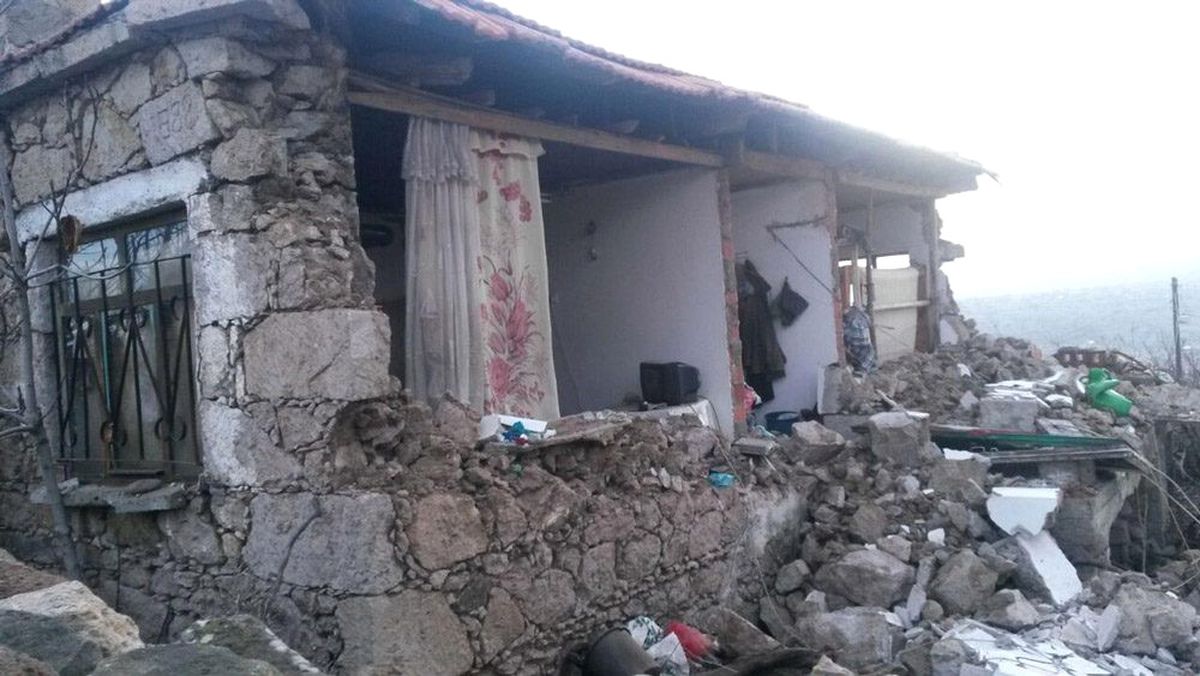 Ege Denizi\'nde 5,2 Büyüklüğünde Deprem